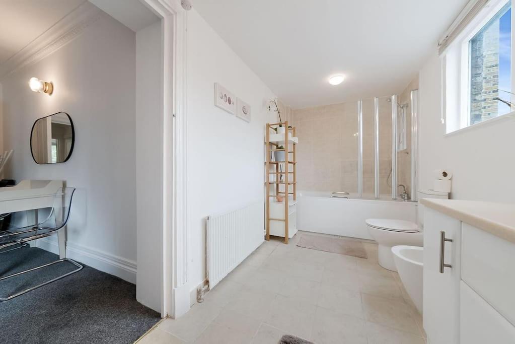 לונדון Knightsbridge Two Bed Apartment מראה חיצוני תמונה