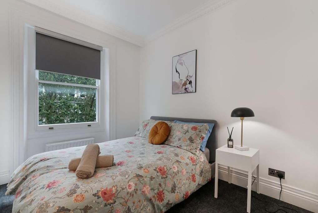 לונדון Knightsbridge Two Bed Apartment מראה חיצוני תמונה