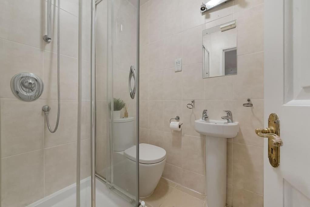 לונדון Knightsbridge Two Bed Apartment מראה חיצוני תמונה